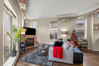 1418 W Cortez St, Unit #4 in Chicago, IL - Building Photo - Building Photo