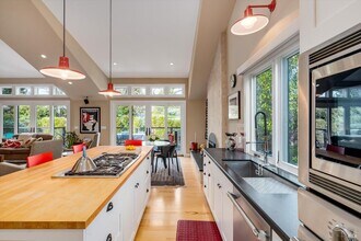 1675 Sylvaner Ave in St Helena, CA - Building Photo - Building Photo