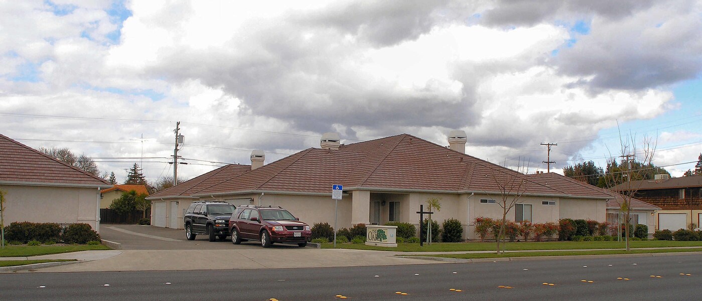 1909 Scenic Dr in Modesto, CA - Building Photo