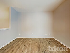 3323 Lowland Dr in Douglasville, GA - Foto de edificio - Building Photo