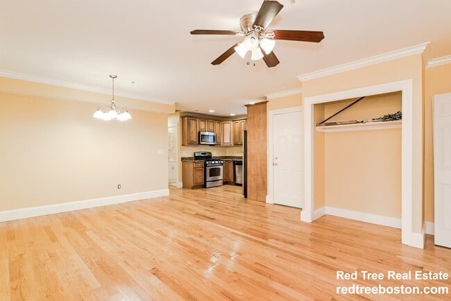 164 Boylston St, Unit 3