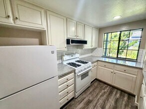 8181 Cape Hope Cir in Huntington Beach, CA - Building Photo - Building Photo