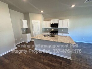 331 White Pine Dr in Lafayette, LA - Building Photo - Building Photo