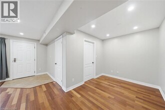 50 Whitlaw Way in Brant, ON - Building Photo - Building Photo