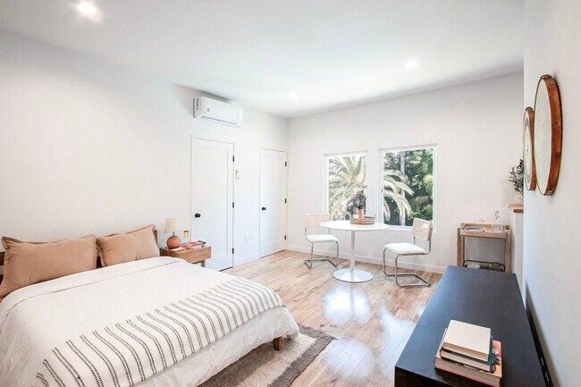 3700 W Sunset Blvd in Los Angeles, CA - Building Photo - Building Photo
