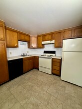 2715 Eggert Rd, Unit 11 in Tonawanda, NY - Building Photo - Building Photo