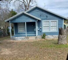 306 Dorothy St in Jacksonville, TX - Building Photo