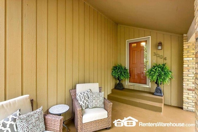 3004 Pine Ridge Dr in Eagan, MN - Building Photo - Building Photo