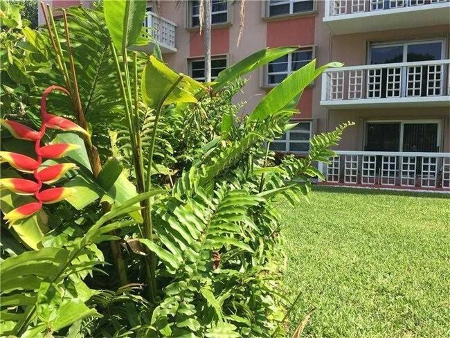 1831 NE 38th St in Fort Lauderdale, FL - Building Photo - Building Photo