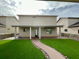 12265 Desert Pine Ave in El Paso, TX - Foto de edificio - Building Photo