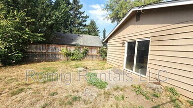 847 12th St in Washougal, WA - Building Photo - Building Photo