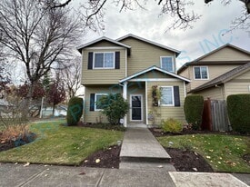 20598 NE Shore View Dr in Fairview, OR - Building Photo