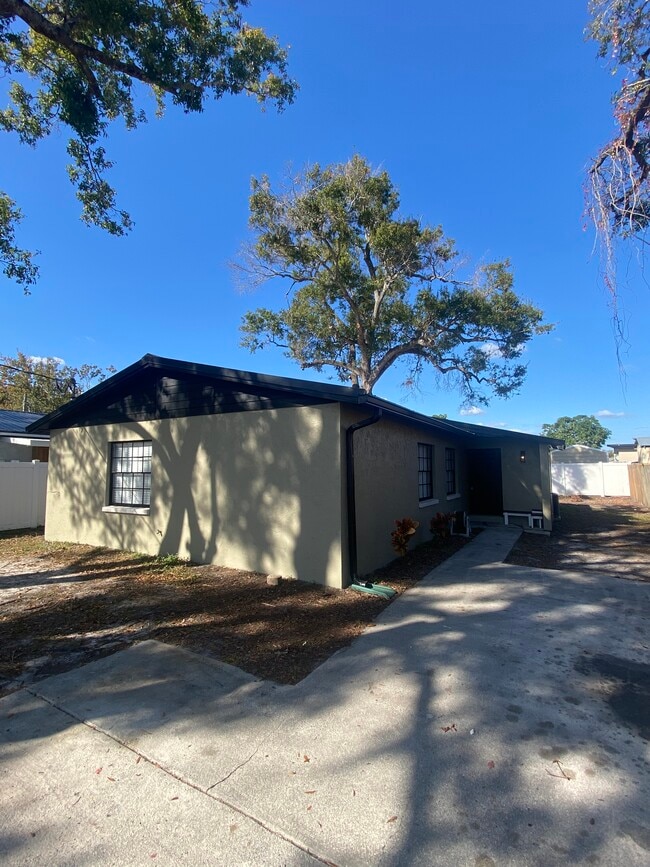 property at 3405 W Sligh Ave