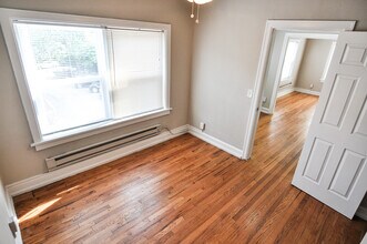 The Nelle - 3734 -3736 WarwickBlvd in Kansas City, MO - Building Photo - Interior Photo