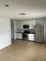 137 N Federal Hwy in Dania Beach, FL - Building Photo