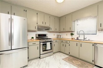 4065 Maxanne Dr NW in Kennesaw, GA - Building Photo - Building Photo