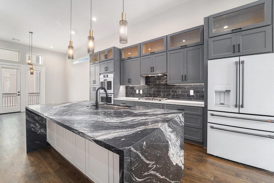 2221 Francis St in Houston, TX - Building Photo