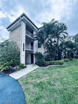 2264 Winkler Ave in Ft. Myers, FL - Building Photo