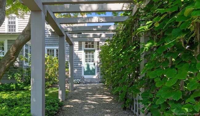 18 Milton Pl in Norwalk, CT - Building Photo - Building Photo