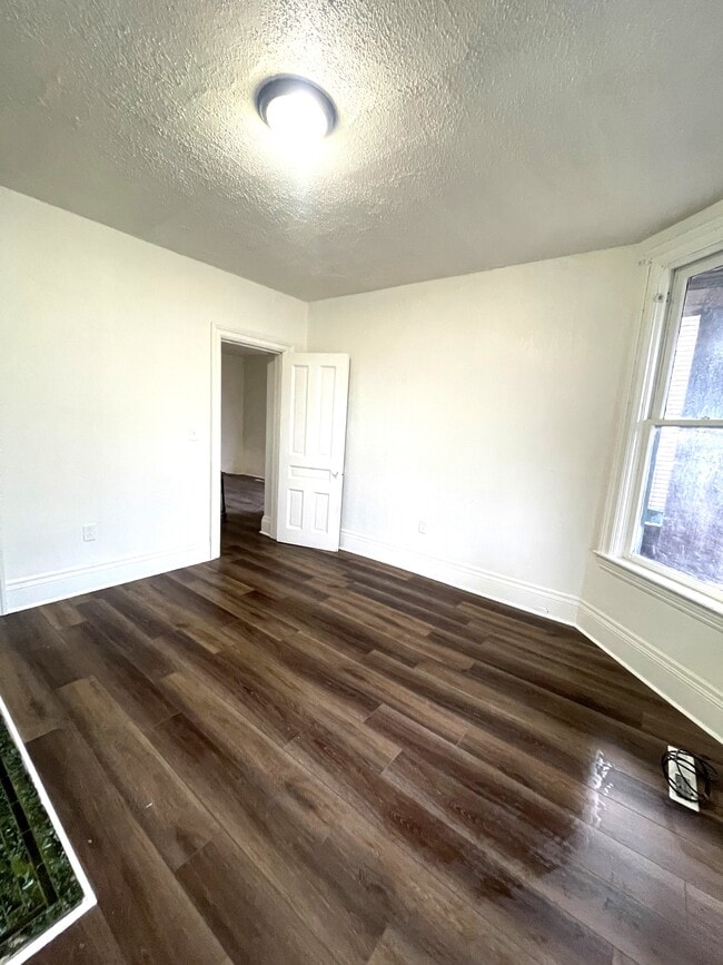 617 E 6th St, Unit 1