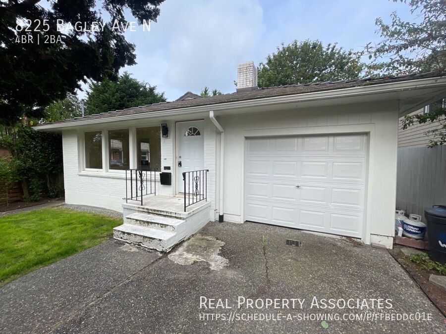 8225 Bagley Ave N in Seattle, WA - Building Photo