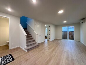 4047 SE 115th Ave in Portland, OR - Building Photo - Building Photo