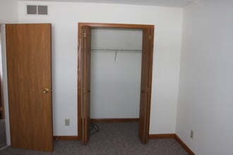 1016 Timonere Dr, Unit 1012 Timonere in Ashtabula, OH - Building Photo - Building Photo