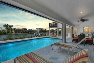 1236 Mariana Ct in Marco Island, FL - Building Photo