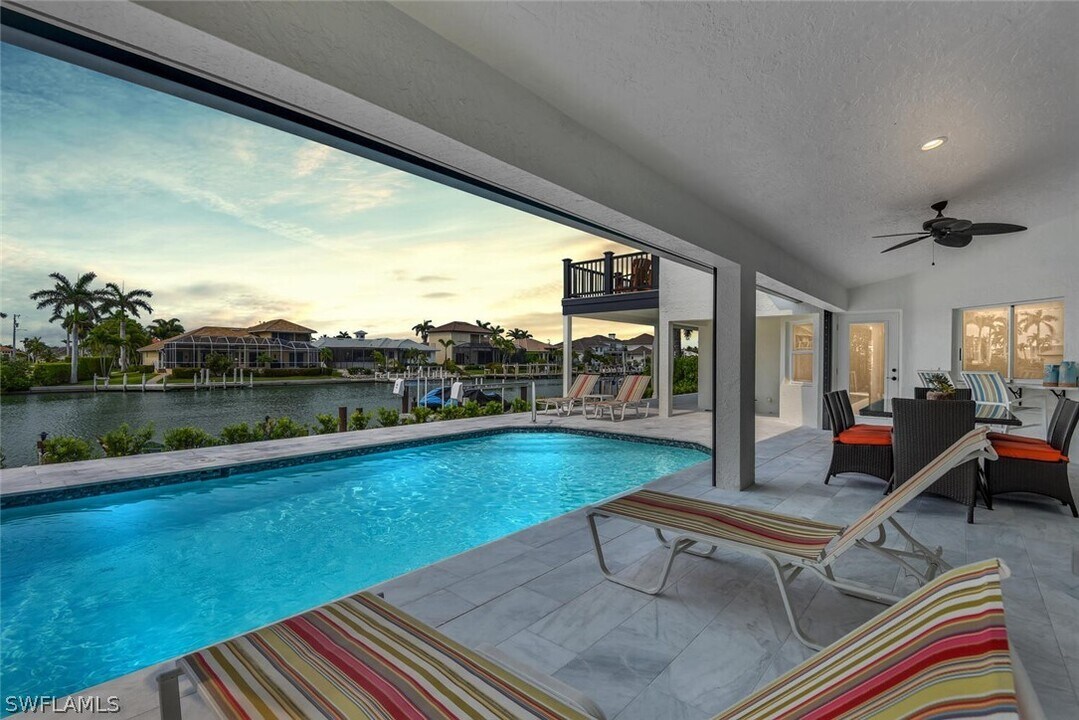 1236 Mariana Ct in Marco Island, FL - Building Photo