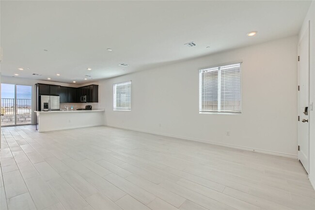9770 Redwood Cascade St in Las Vegas, NV - Building Photo - Building Photo