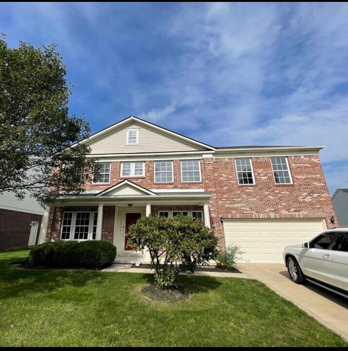 12550 E 131st St in Fishers, IN - Building Photo