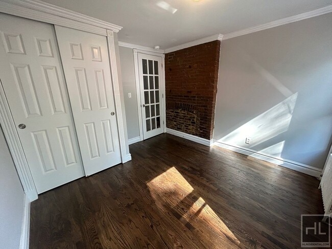 411 E 12th St, Unit 3 in New York, NY - Foto de edificio - Building Photo