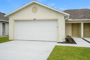 18302 Gibraltar Ln in Lehigh Acres, FL - Building Photo
