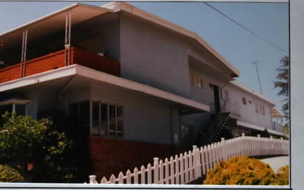 527-533 Mira Vista Ave in Oakland, CA - Foto de edificio - Building Photo