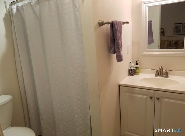 26 Old Bethel Rd in Newtown, CT - Building Photo - Building Photo