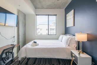 333 E Roosevelt St in Phoenix, AZ - Foto de edificio - Building Photo