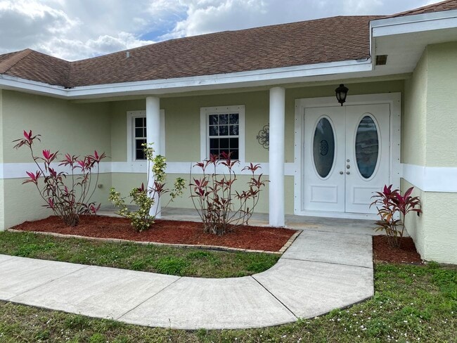 4012 SW Alice St in Port St. Lucie, FL - Building Photo - Building Photo