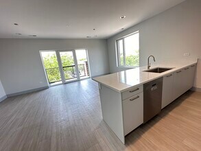 6355 N Glenwood Ave in Chicago, IL - Building Photo - Building Photo