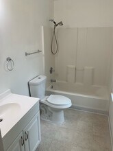 1964 Front Ave W, Unit 1962 in Bremerton, WA - Building Photo - Building Photo