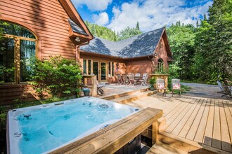 60 Chem. de la Paroi-Rocheuse in Lac-Supérieur, QC - Building Photo - Building Photo