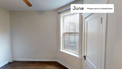 Private bedroom in 3 bed/1.5 bath Home in Chicago, IL - Building Photo - Building Photo