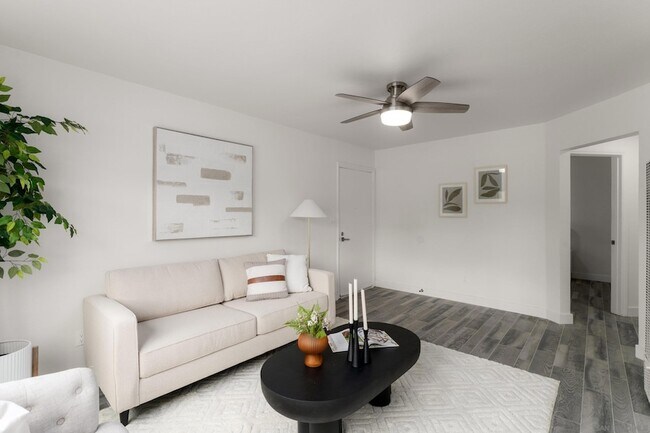 4654 33rd St, Unit 9 in San Diego, CA - Building Photo - Building Photo