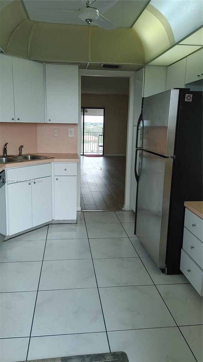 3575 Brokenwoods Dr in Coral Springs, FL - Building Photo - Building Photo