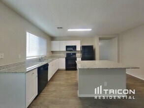 3326 W St Anne Ave in Phoenix, AZ - Building Photo - Building Photo