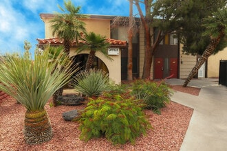Cambridge Vista in Las Vegas, NV - Foto de edificio - Building Photo