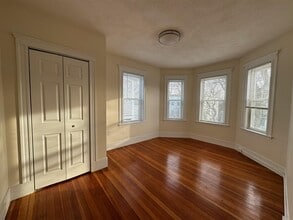 65 Conwell Ave, Unit 3 in Somerville, MA - Building Photo - Building Photo