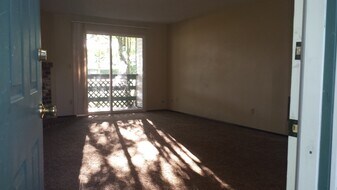 12455 Gingham SW Ln, Unit A in Beaverton, OR - Building Photo