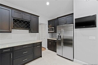 931 SW 30th St in Palm City, FL - Building Photo - Building Photo
