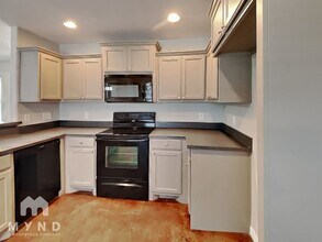 106 Jolin Ln in Weatherford, TX - Foto de edificio - Building Photo