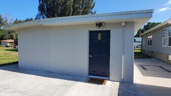 1533 Richards Dr NE, Unit Rear Unit in Palm Bay, FL - Building Photo